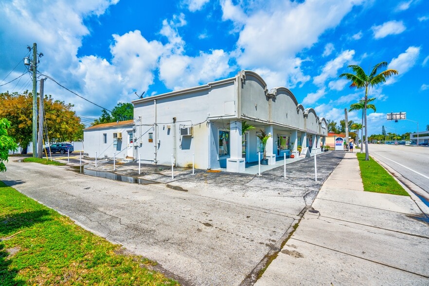 More Photos Of 1200-1220 S Federal Hwy, Dania Unknown For Lease