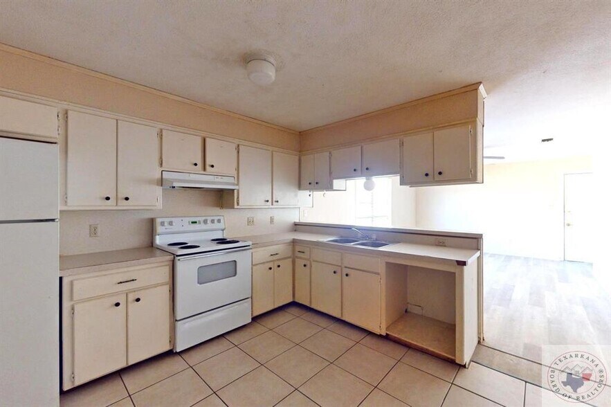 More Photos Of 120 37th st, Texarkana Apartments For Sale