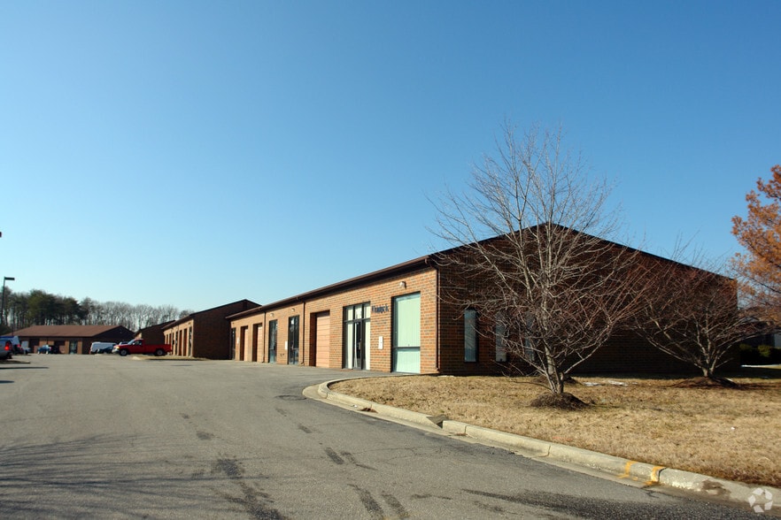 More Photos Of 14 Irongate Dr, Waldorf Warehouse For Lease