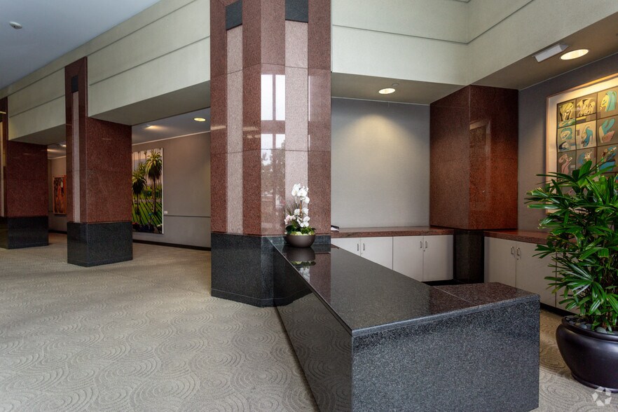 More Photos Of 11766 Wilshire Blvd, Los Angeles Office For Lease