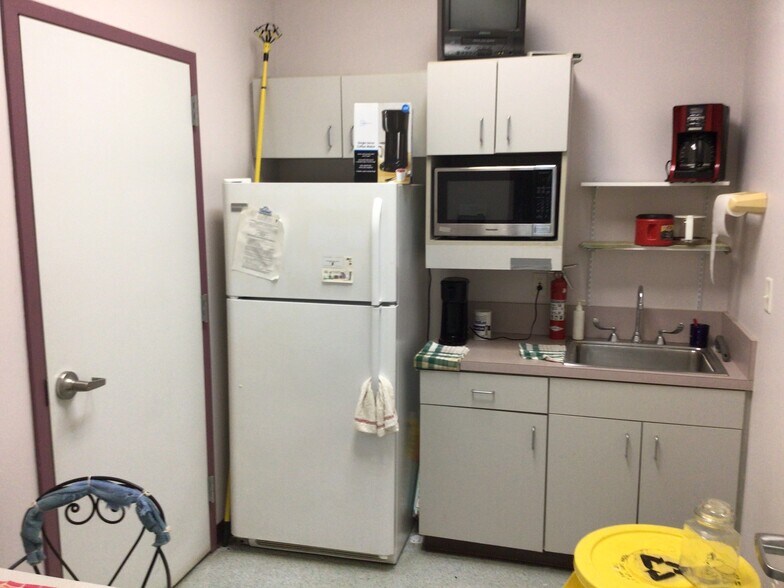 More Photos Of 1 Otter Creek Cir, Little Rock Veterinarian Kennel For Sale