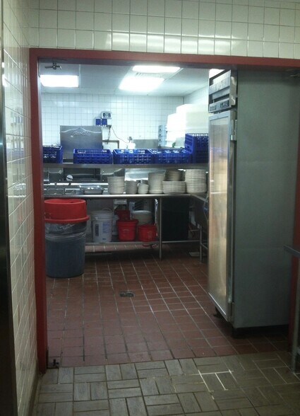 More Photos Of 1805 W 1st St, Springfield Restaurant For Sale