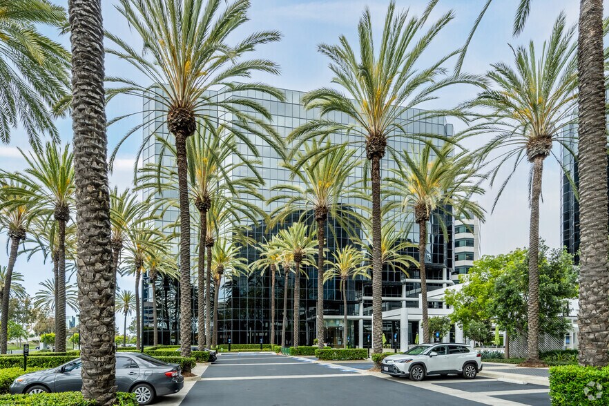 More Photos Of 18400 Von Karman Ave, Irvine Office For Lease