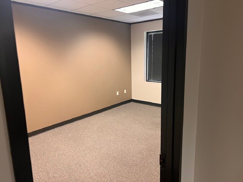 More Photos Of 23800 Northwest Fwy, Cypress Medical For Lease