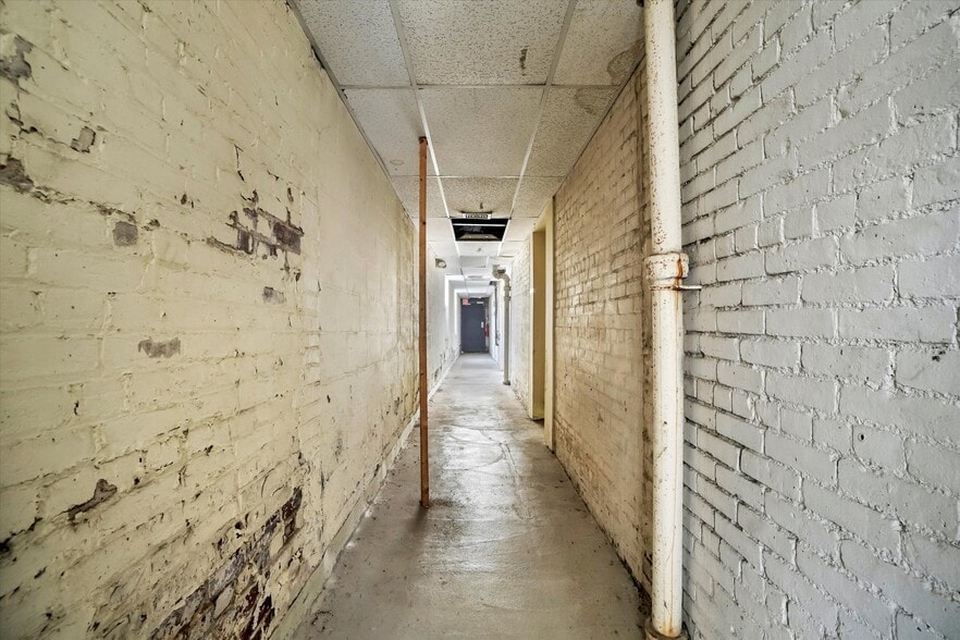 More Photos Of 24 John St, Middletown Office Residential For Sale