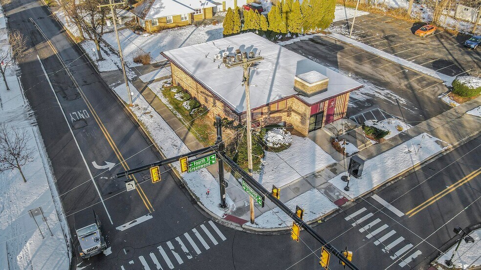 More Photos Of 1514 4th St, Jackson Healthcare For Sale
