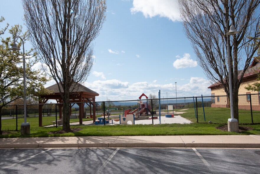 More Photos Of 14700 Citicorp Dr, Hagerstown Office For Sale