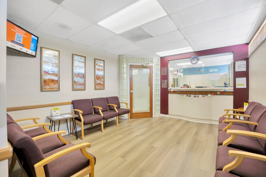 More Photos Of 13644 Walsingham Rd, Largo Medical For Lease