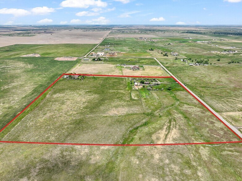 More Photos Of 1335 S Kio St, Watkins Veterinarian Kennel For Sale