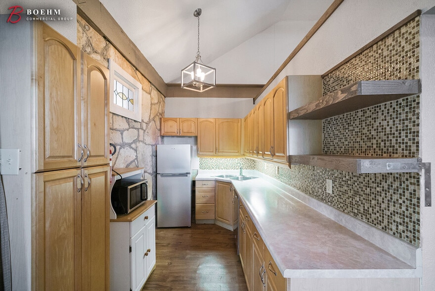 More Photos Of 137 Old San Antonio Rd, Boerne Apartments For Sale