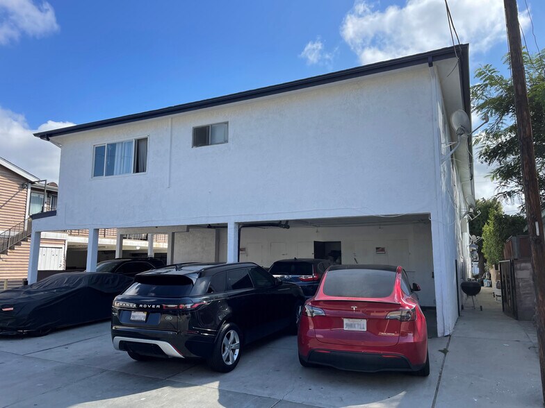 More Photos Of 12539 York Ave, Hawthorne Apartments For Sale