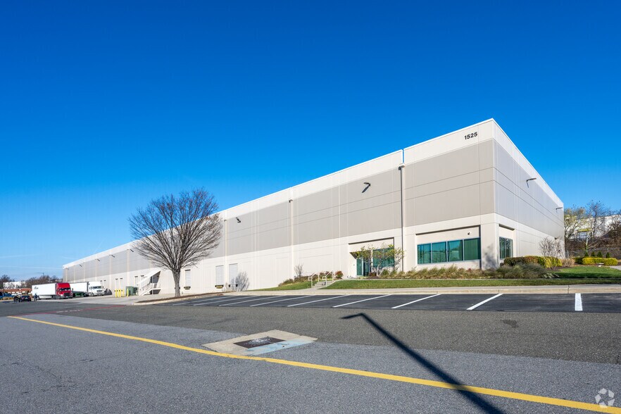 More Photos Of 1503-1509 Cabin Branch Dr, Landover Unknown For Lease