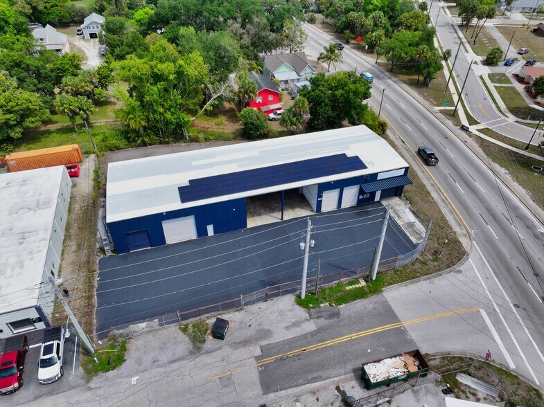 More Photos Of 2585 4th St, Fort Myers Warehouse For Lease