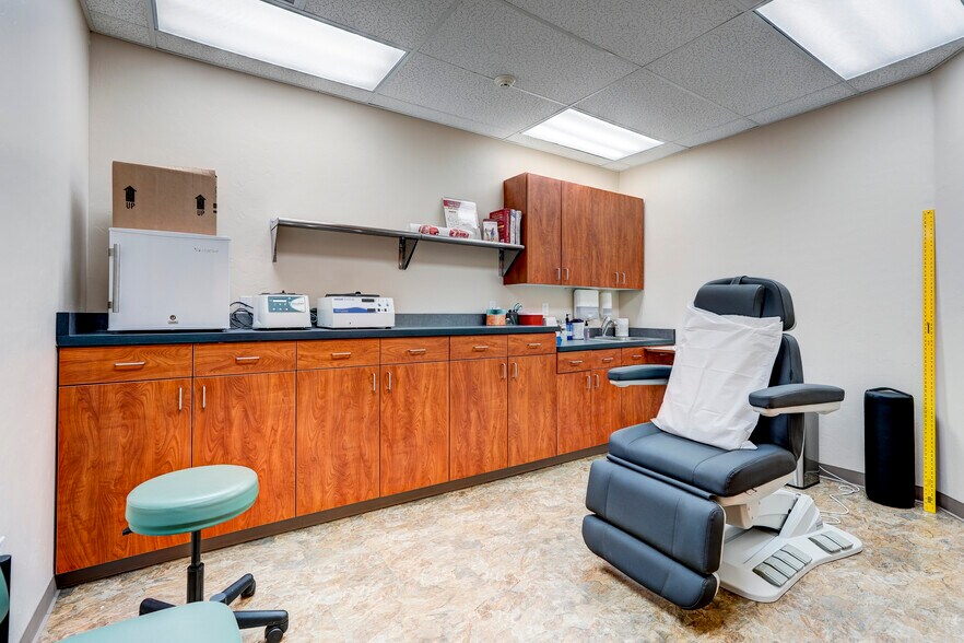 More Photos Of 2001 Excellence Way, Prescott Medical For Sale