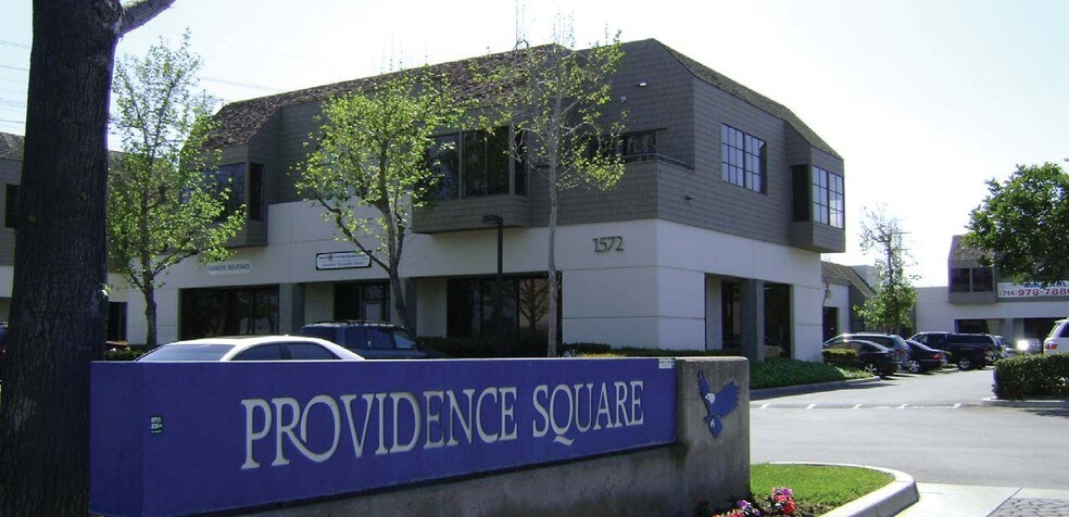 More Photos Of 1572 N Batavia St, Orange Light Manufacturing For Sale