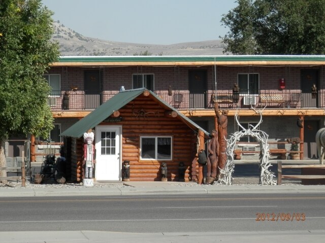 More Photos Of 501 S 6th St, Thermopolis Hotel For Sale