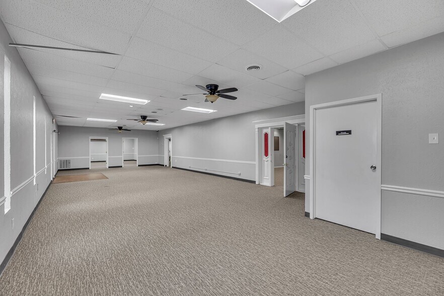 More Photos Of 5704 James Ave, Fort Worth Funeral Home For Sale