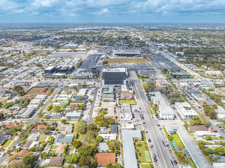 More Photos Of 800 N Federal Hwy, Hallandale Beach Office For Sale