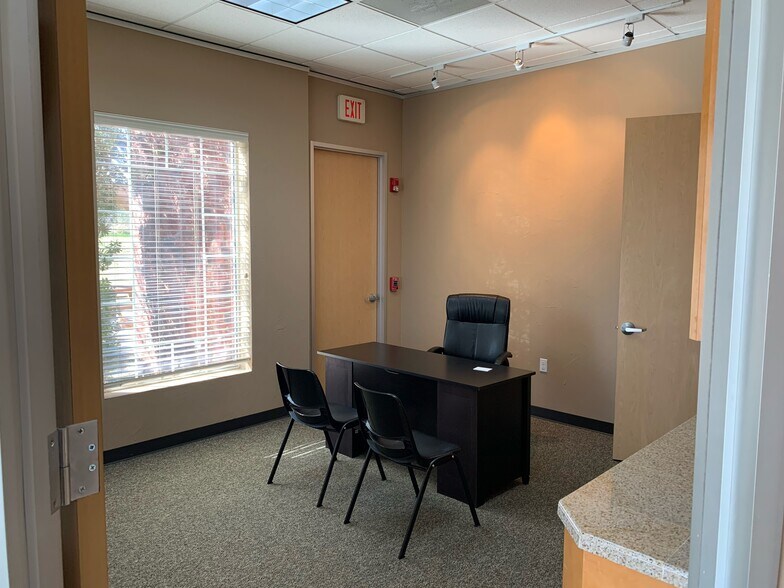 More Photos Of 14729 Highway 105 W, Montgomery Medical For Lease