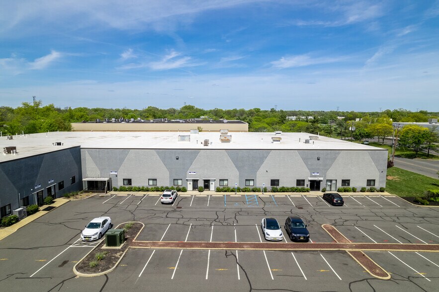 More Photos Of 140 Ethel Rd W, Piscataway Warehouse For Lease