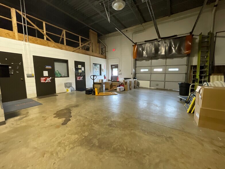 More Photos Of 405 Allentown Dr, Allentown Warehouse For Lease