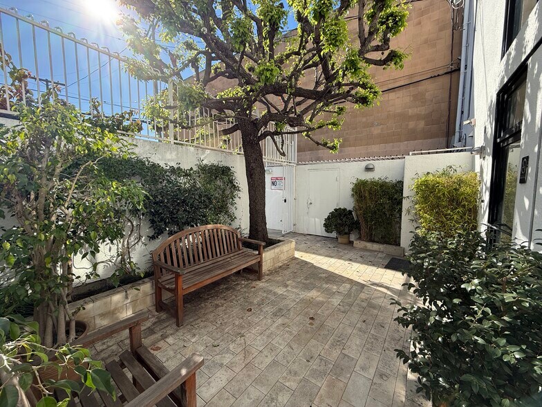 More Photos Of 3013-3017 Washington Blvd, Marina Del Rey Loft Creative Space For Lease