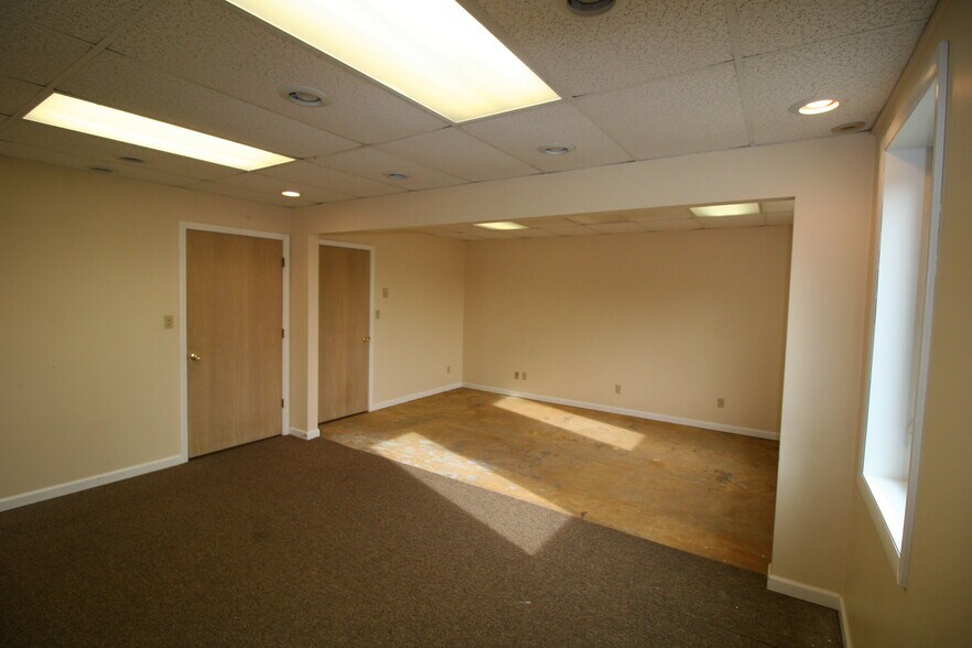 More Photos Of 1091 Central Ave, Wabash Office For Sale