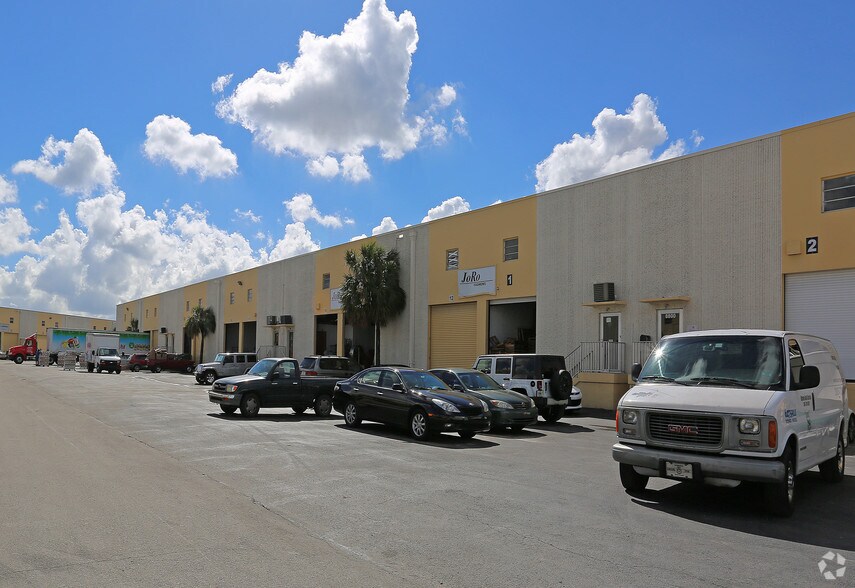 More Photos Of 8740-8890 NW 102nd St, Medley Warehouse For Lease