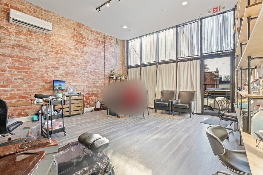 More Photos Of 14 W Depot St, Pataskala Showroom For Sale