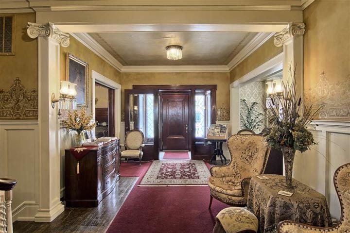 More Photos Of 230 Wellington St, Traverse City Hospitality For Sale