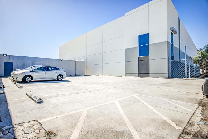 More Photos Of 6820-6830 E Washington Blvd, Commerce Refrigeration Cold Storage For Lease