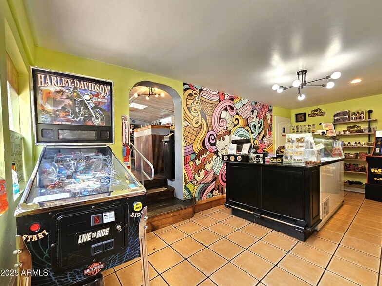 More Photos Of 105 Tombstone Cyn, Bisbee Restaurant For Sale