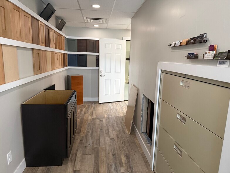 More Photos Of 415 Juanita St, Colorado Springs Warehouse For Lease