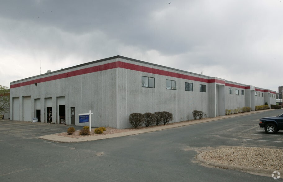 More Photos Of 2530-2570 Kasota Ave, Saint Paul Light Manufacturing For Lease