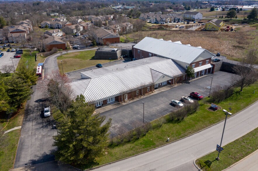 More Photos Of 220 Town Center Pky, Spring Hill Office For Lease