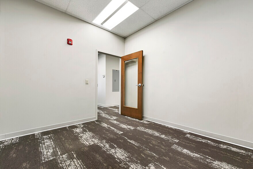 More Photos Of Corner of N Sheridan & Broad Street, Pittsburgh Office For Sale