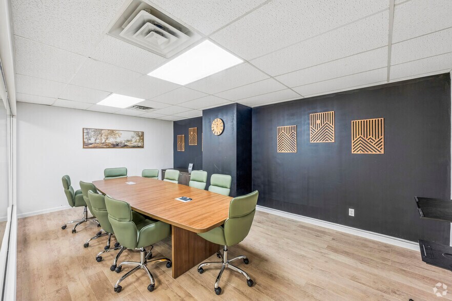More Photos Of 265 Post Ave, Westbury Medical For Lease