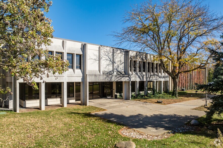 Primary Photo Of 8200 Ridgefield Rd, Crystal Lake Manufacturing For Sale