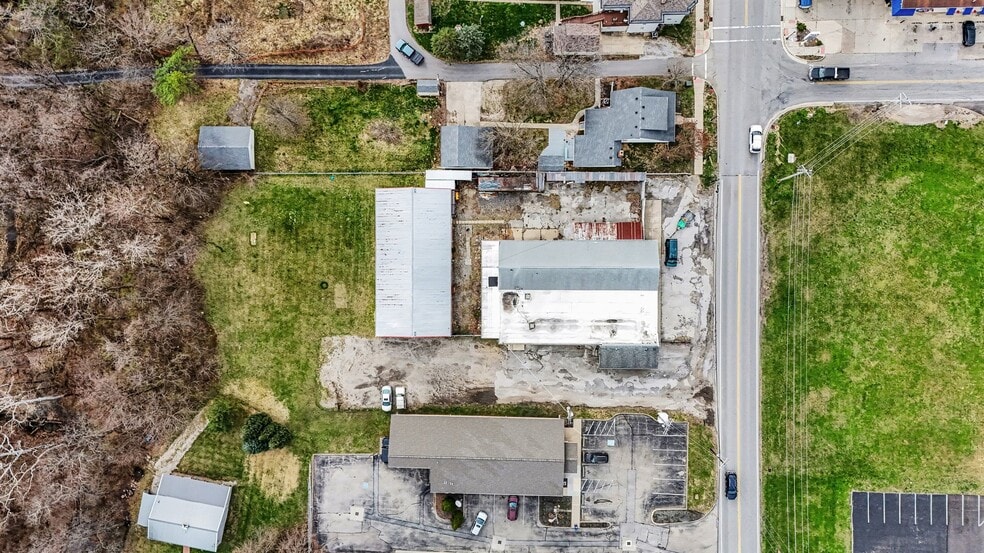 More Photos Of 240 Columbus st, Lithopolis Auto Repair For Sale