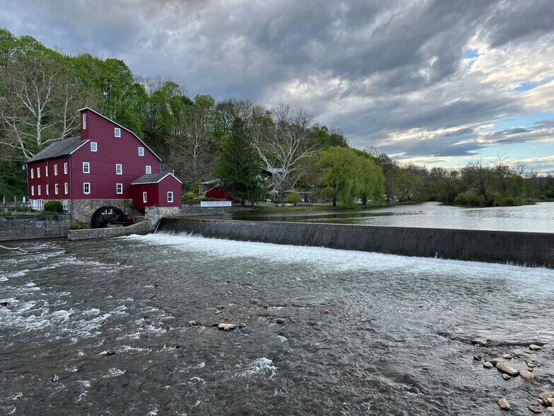 More Photos Of 37 Main St, Clinton Township Storefront Retail Residential For Lease