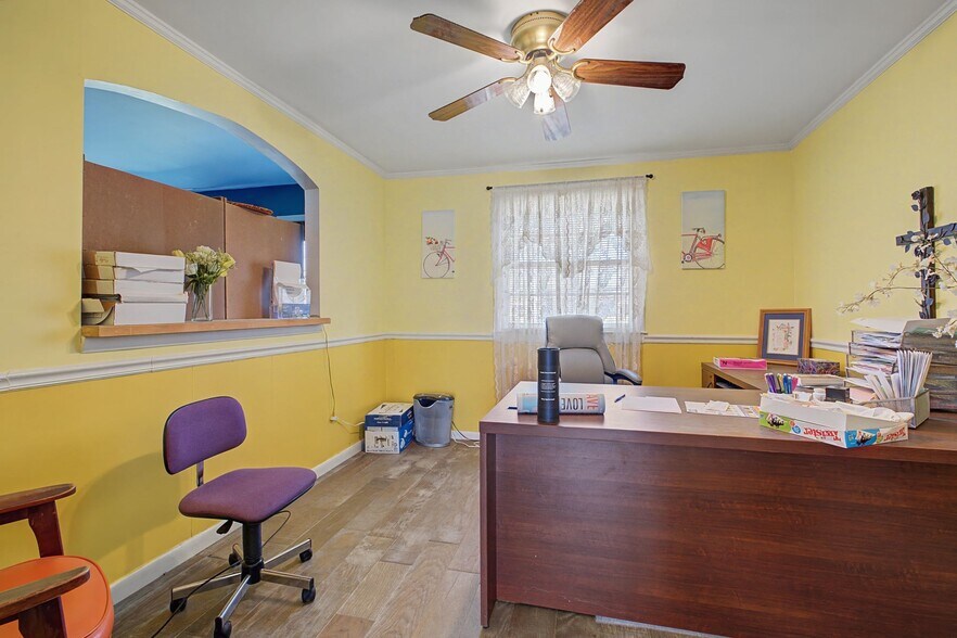 More Photos Of 611 New Shackle Island Rd, Hendersonville Flex For Sale