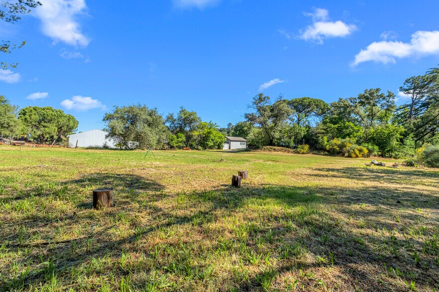 More Photos Of 320 Taylor Rd, Newcastle Specialty For Sale