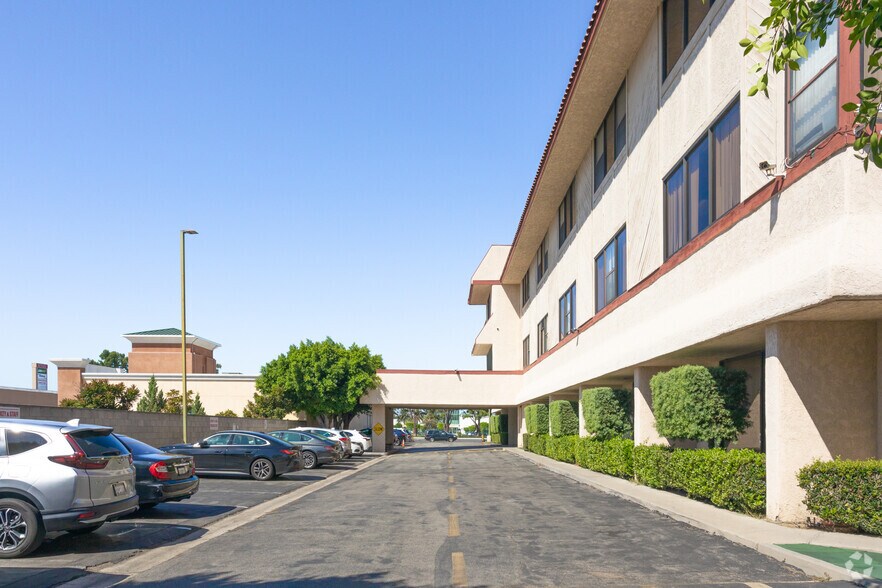 More Photos Of 1126 N Brookhurst St, Anaheim Office For Sale