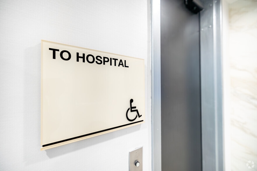 More Photos Of 5525 Etiwanda Ave, Tarzana Medical For Lease