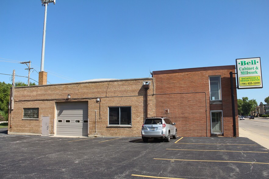 More Photos Of 9340 S Kedzie Ave, Evergreen Park Warehouse For Sale