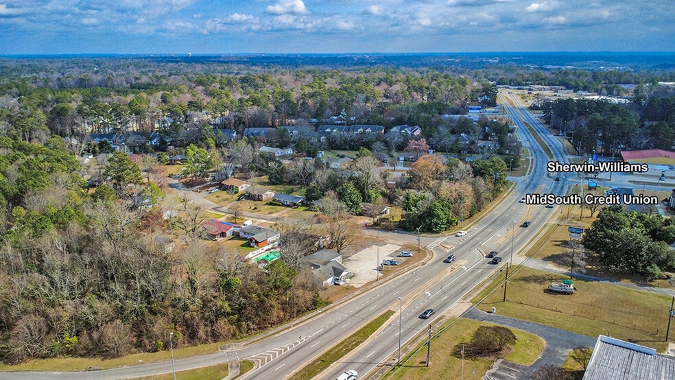 More Photos Of 4849 Mercer University Dr, Macon-Bibb Storefront For Sale