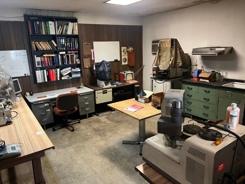 More Photos Of 400 S Gray St, Albany Manufacturing For Sale