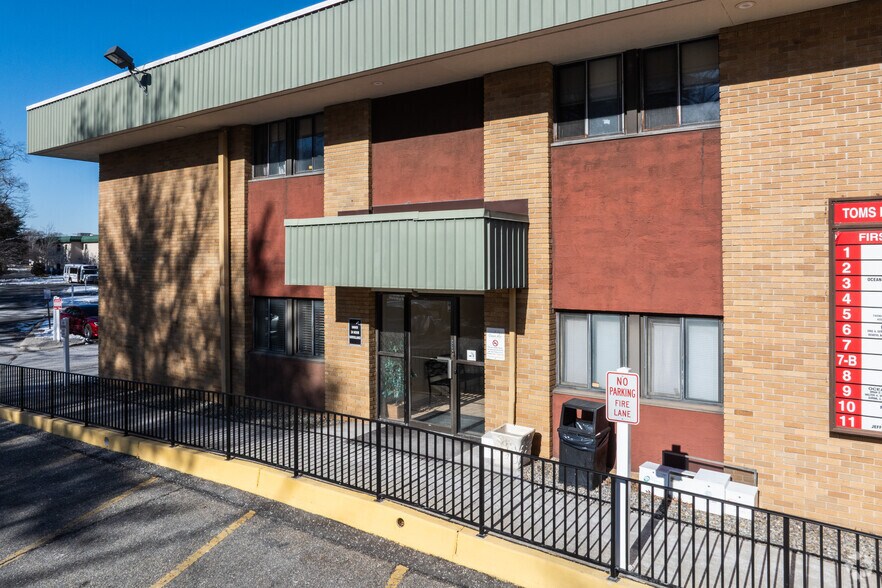 More Photos Of 20 Hospital Dr, Toms River Medical For Lease