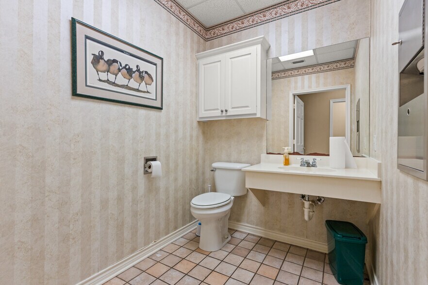 More Photos Of 112 US Highway 271 N, Gilmer Office For Lease