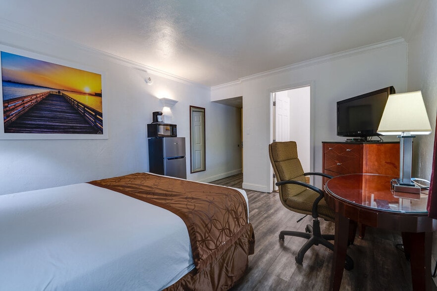 More Photos Of 710 S Cherokee Ln, Lodi Hospitality For Sale